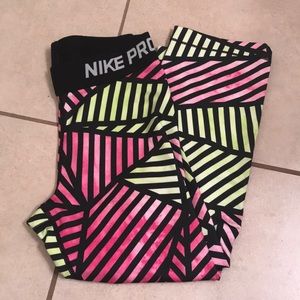 Nike Pro cropped leggings